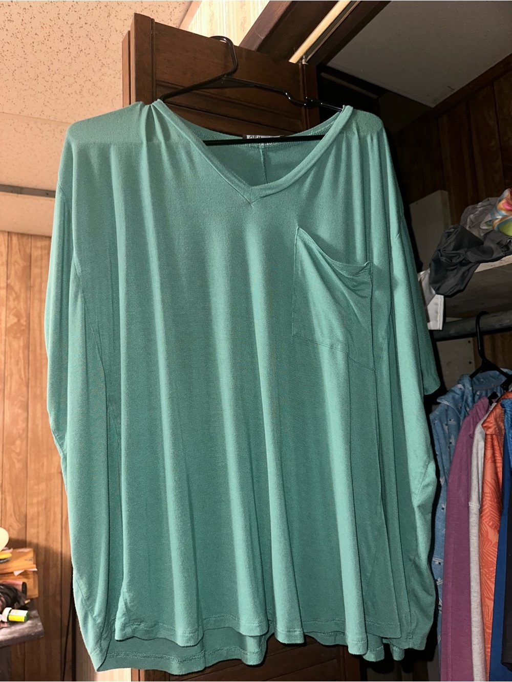 Everyday V-Neck Long Sleeve Pocket Tee - Mint